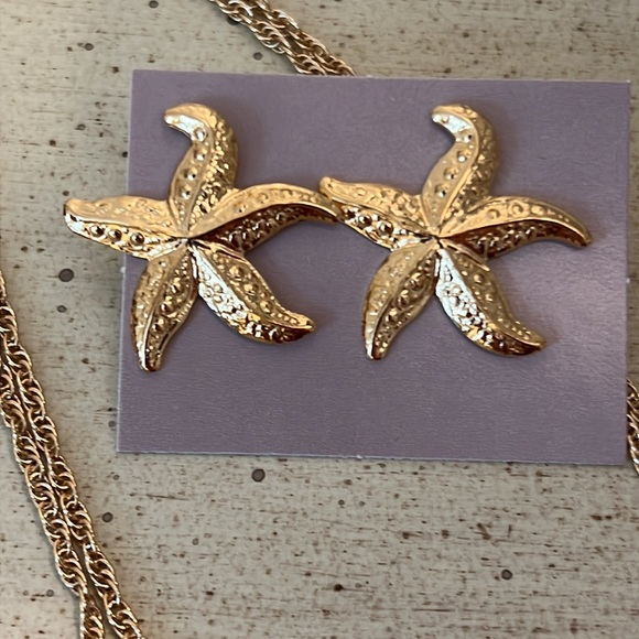 Vintage 1987 Gold Starfish Necklace Matching Earrings NWOT Original Box - Picture 4 of 7